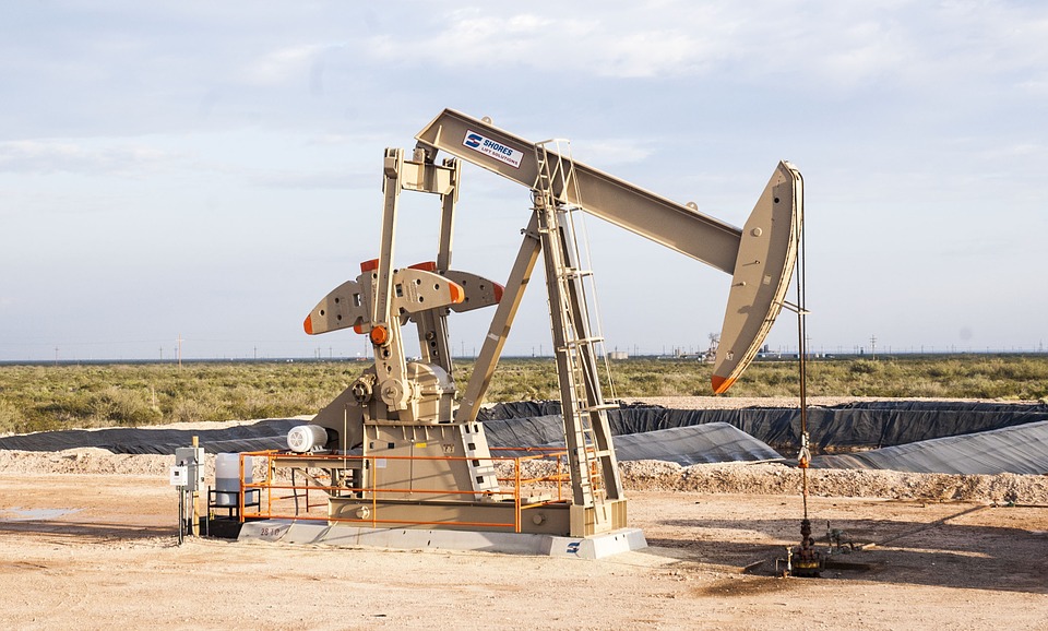 Petroleum-Crude-Oilfield-Pump-643836.jpg